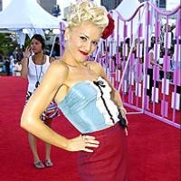 Batal Boikot, Gwen Stefani Raih 2 Moonmen